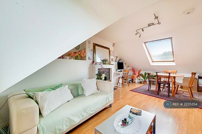 3 Bedroom Flat To Rent In Farleigh Rd, London, N16