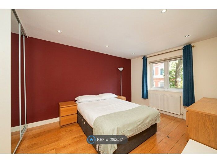 3 Bedroom Flat To Rent In Barnbrough, London, NW1
