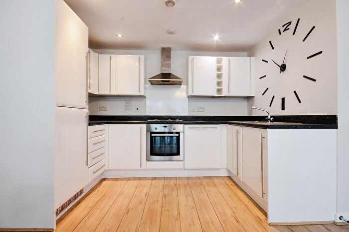 1 Bedroom Flat To Rent In Midland Road, Hemel Hempstead, HP2
