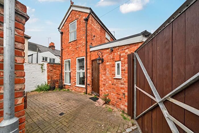 2 Bedroom Detached House For Sale In Eldon Conservation Area, Berkshire, RG1