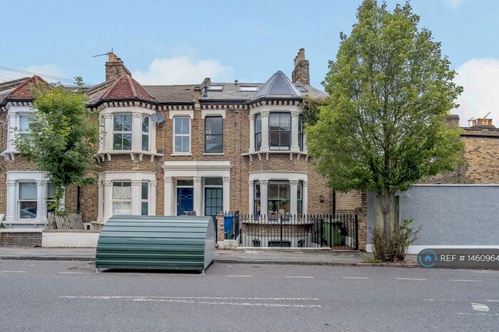 2 Bedroom Flat To Rent In Lyndhurst Grove, London, SE15