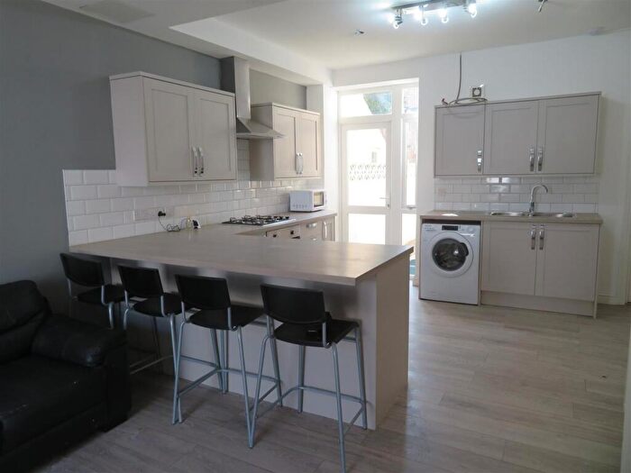 6 Bedroom House To Rent In Baileys Road, Southsea, PO5