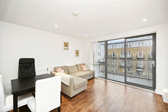 2 Bedroom Flat To Rent In Felix Point, Epstein Square, E14