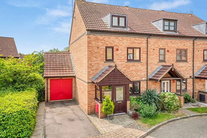 4 Bedroom End Terrace House For Sale In Gainsborough Close, Grange Farm, Milton Keynes, MK8