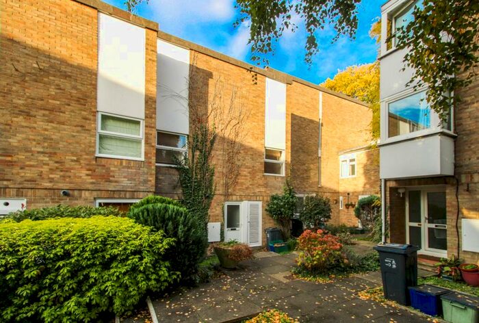 4 Bedroom Terraced House To Rent In St. Clairs Road, Croydon, CR0