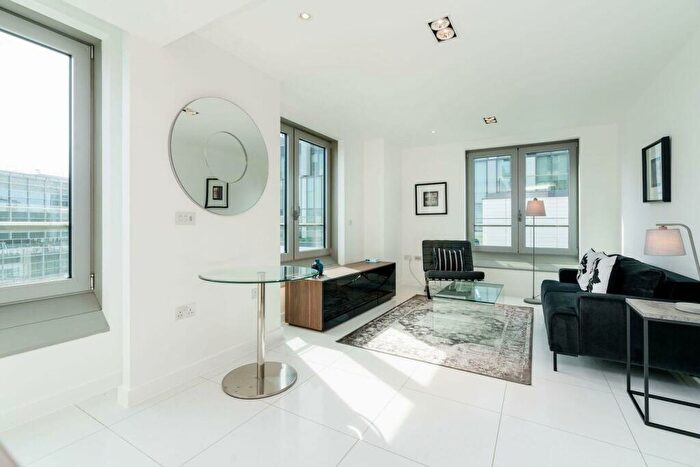 1 Bedroom Apartment To Rent In Osnabrugh Street, Regents Park, London, NW1