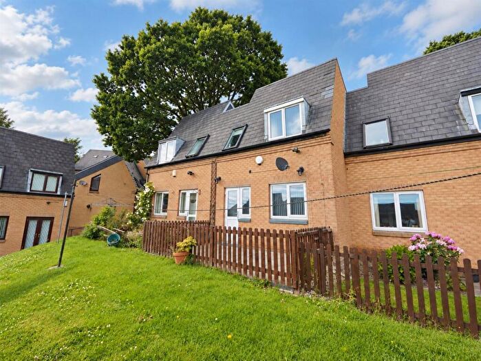 2 Bedroom Town House For Sale In Greenwood Court, Greenwood Mount, Meanwood, Leeds, West Yorkshire., LS6
