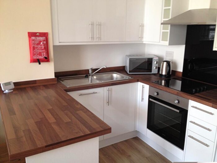 2 Bedroom Apartment To Rent In - Embankment Road, Flat B, PL4