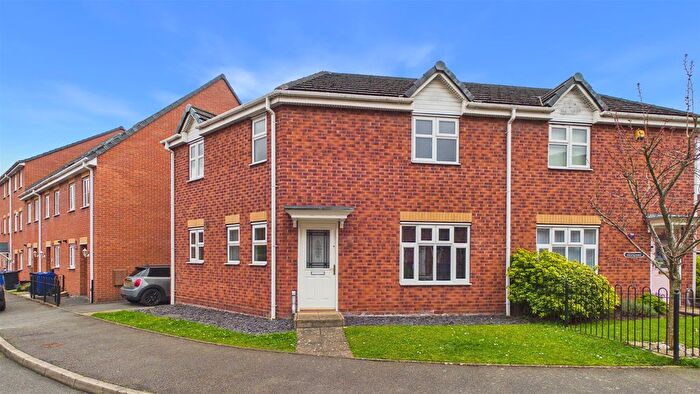 3 Bedroom Semi Detached House For Sale In The Infield, Halesowen, West Midlands, B63
