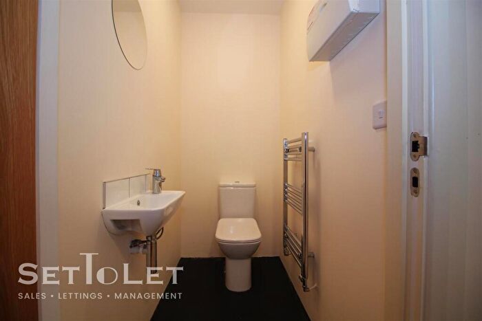 2 Bedroom Apartment To Rent In Queens Building, Queen Street, Leicester, LE1