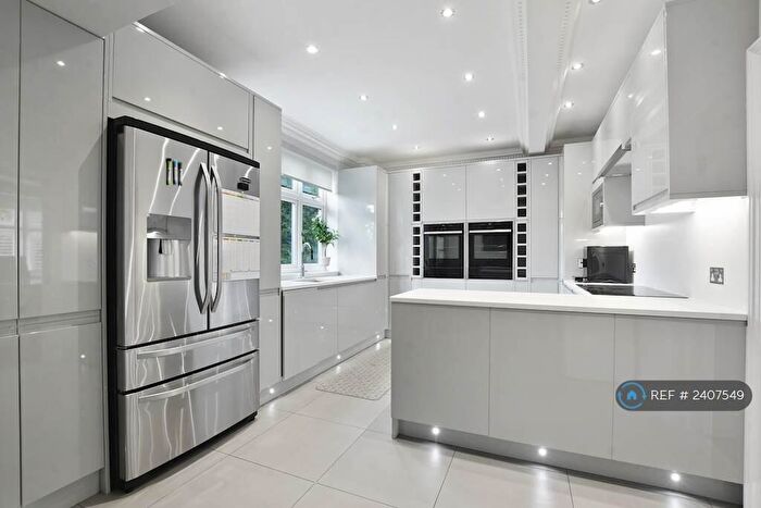 5 Bedroom Detached House To Rent In Elmscott Gardens, London, N21