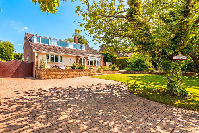 4 Bedroom Detached House For Sale In Lynwood Close, Darras Hall, Ponteland, Newcastle Upon Tyne, NE20