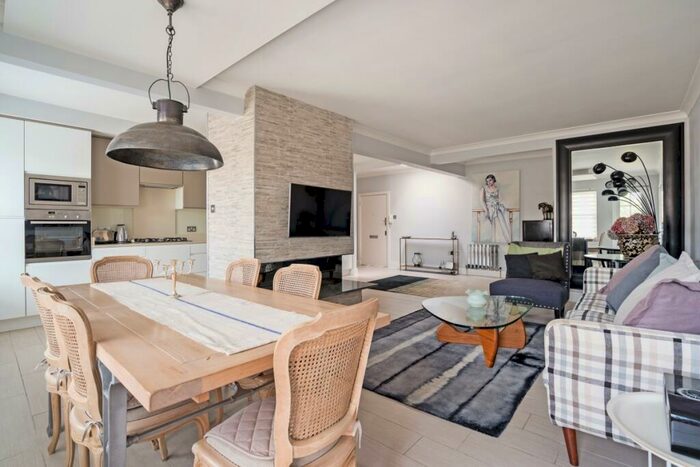 2 Bedroom Apartment To Rent In Bulstrode Court Gerrards Cross, SL9