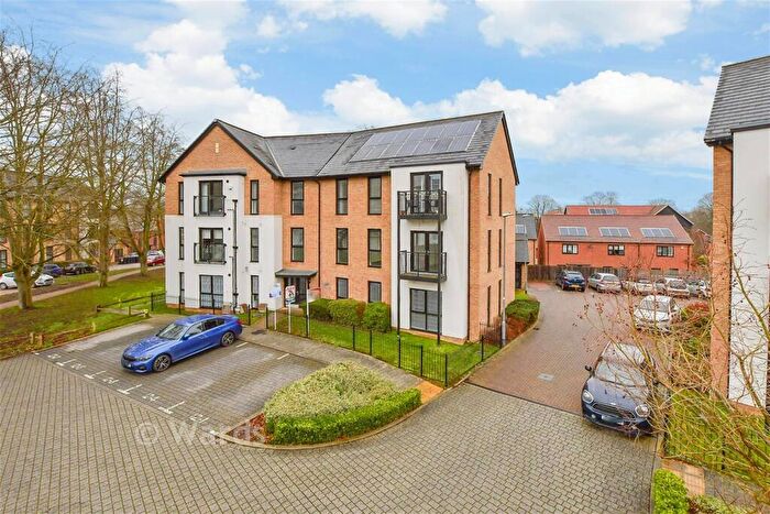 2 Bedroom Apartment For Sale In Wills Crescent, Leybourne, West Malling, Kent, ME19