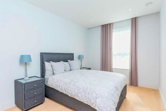 2 Bedroom Flat To Rent In Palladian Gardens, Chiswick, London, W4