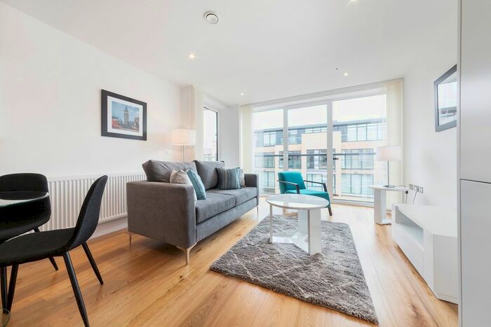 1 Bedroom Flat To Rent In West Court, Grove Place, Eltham, London, SE9