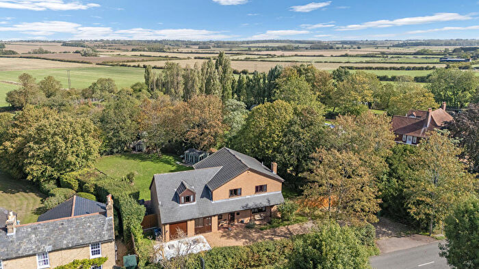 5 Bedroom Detached House For Sale In St Neots Road, Abbotsley, St Neots, Cambs, PE19