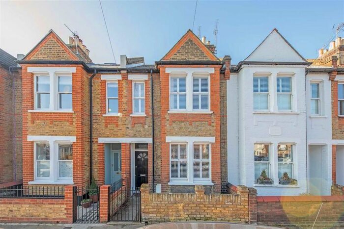 2 Bedroom Property To Rent In Field Lane, Teddington, TW11