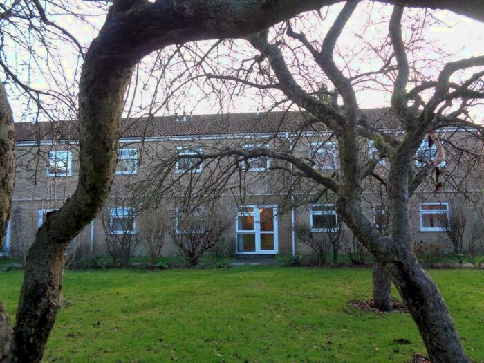 1 Bedroom Flat To Rent In Regatta Court, Oyster Row, Cambridge, CB5