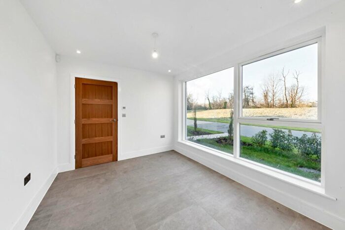 4 Bedroom Detached House For Sale In Otters Way, Hampton Lake, Peterborough, PE7