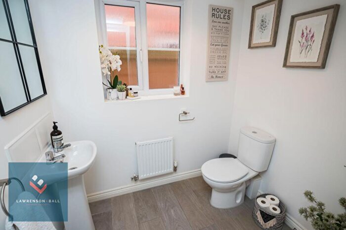 5 Bedroom Detached House For Sale In Balmoral Close, Cuddington, CW8