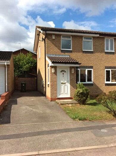 2 Bedroom Flat To Rent In Catchpole Close, Corby, NN18