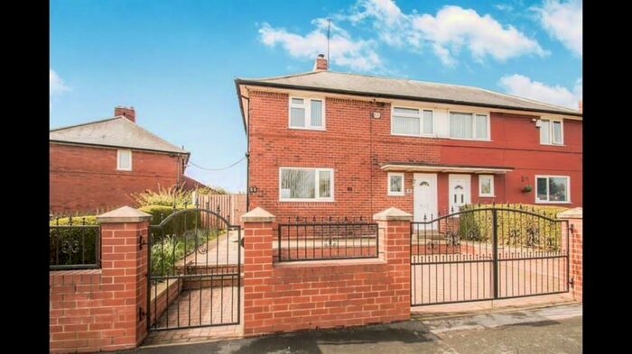 3 Bedroom House To Rent In Montagu Avenue, Leeds, LS8