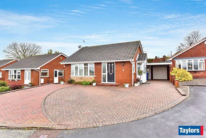 3 Bedroom Bungalow For Sale In Kingswinford, Hewell Close, DY6