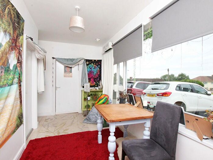 2 Bedroom Detached House For Sale In Brynamlwg, Pontyclun, CF72