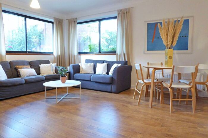 1 Bedroom Flat To Rent In Windsor Way, Brook Green, London, W14