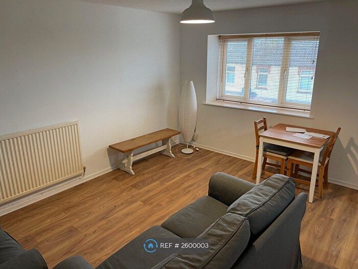 2 Bedroom Flat To Rent In St Peters Street, Cardiff, CF24