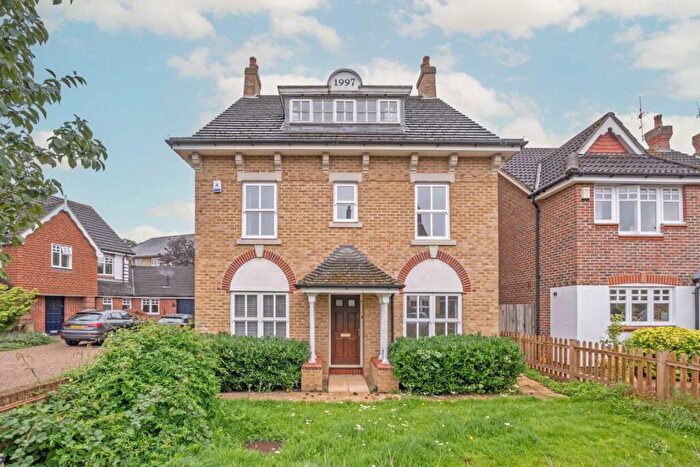 5 Bedroom Detached House To Rent In Hayward Road, Surbiton, KT7