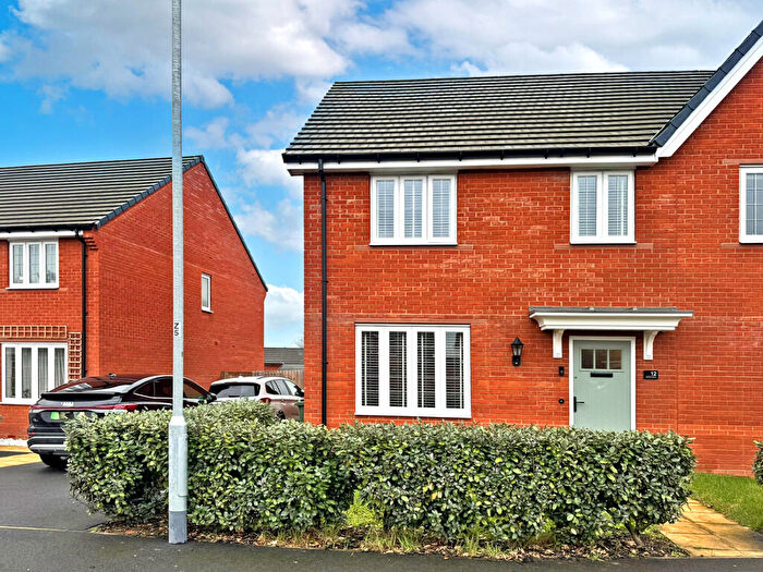 3 Bedroom Semi-Detached House For Sale In Blackbird Gardens, Biggleswade, SG18