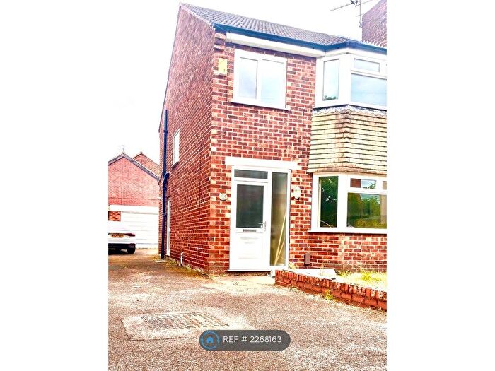 3 Bedroom Semi-Detached House To Rent In Grosvenor Square, Sale, M33