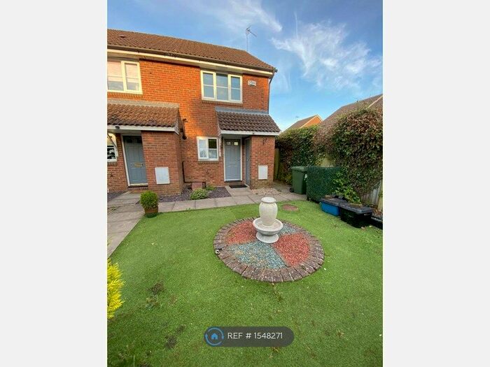 2 Bedroom End Of Terrace House To Rent In Croft Court, Borehamwood, WD6