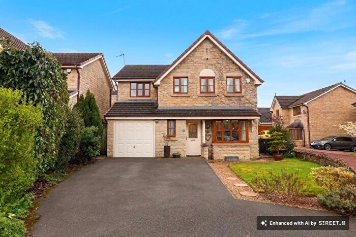 4 Bedroom Detached House For Sale In Valemount, Hadfield, SK13