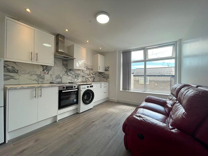 1 Bedroom Flat To Rent In City Road, Roath, CF24