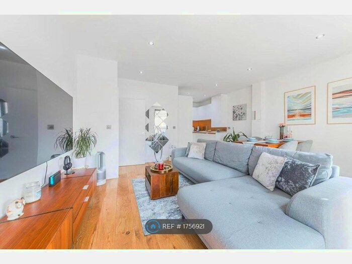 2 Bedroom Flat To Rent In Bardsley Lane, London, SE10