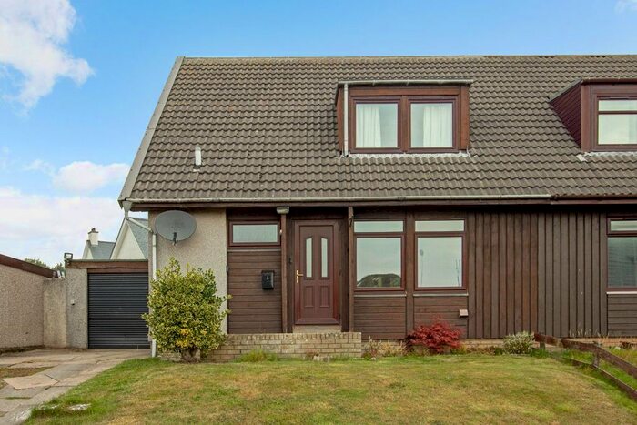 3 Bedroom Semi-Detached House For Sale In Invergarry Park, St. Cyrus, Montrose, Angus, DD10