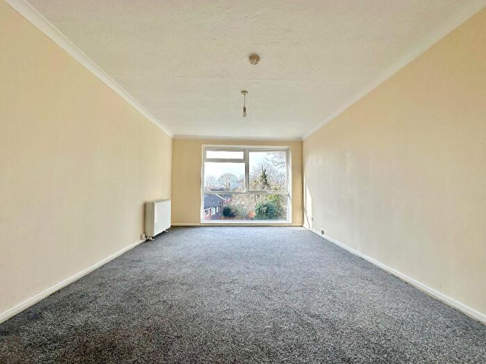 1 Bedroom Flat For Sale In Holdbrook Way, Romford, RM3