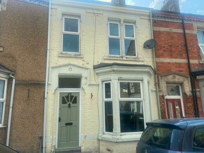 3 Bedroom House To Rent In New Street, Carnforth, LA5