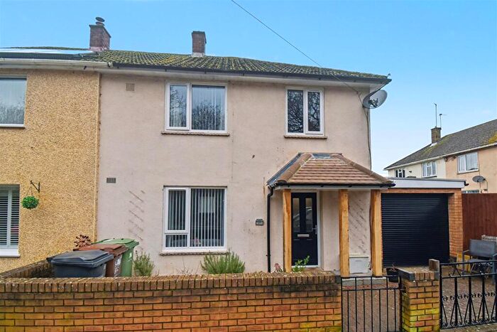 3 Bedroom Semi Detached House For Sale In Woodnewton Way, Corby, NN17