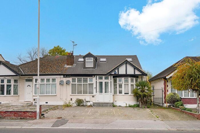 5 Bedroom Bungalow For Sale In Roding Lane North, Woodford Green, IG8