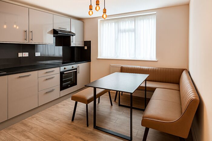 3 Bedroom Apartment To Rent In Ingrave Street, SW11