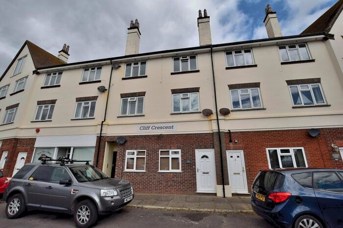 2 Bedroom Flat To Rent In Cliff Crescent, Marine Drive, Barton On Sea, New Milton, Hampshire., BH25