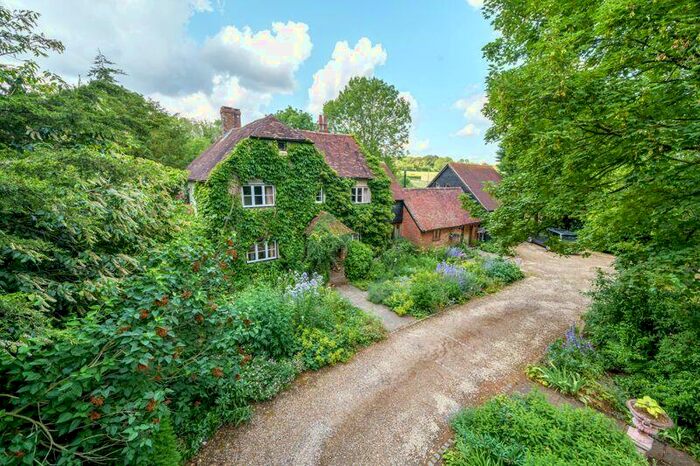 6 Bedroom Farm House To Rent In Bishops Waltham, Nr Winchester / Southampton, Hampshire, SO32