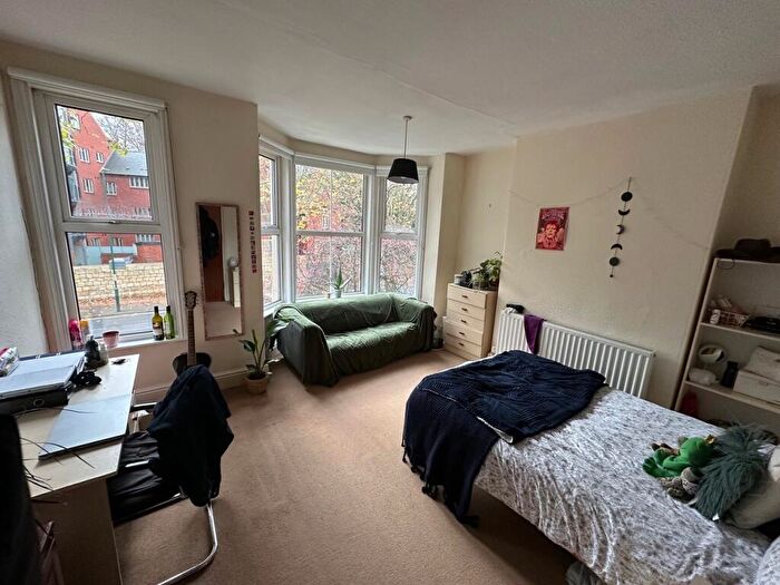 5 Bedroom Terraced House To Rent In Derby Road, Lenton, NG7