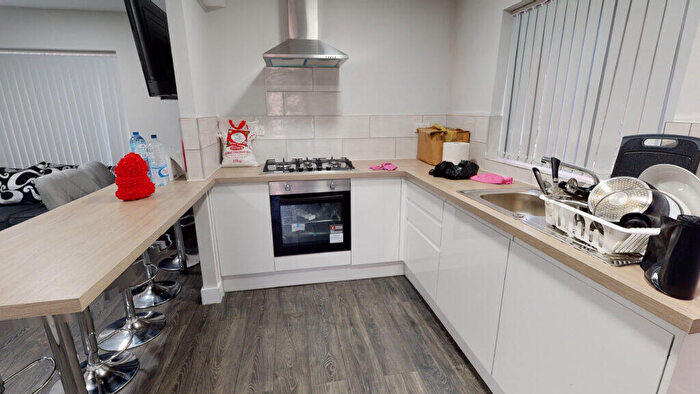 5 Bedroom House To Rent In Wellman Croft, Selly Oak, B29