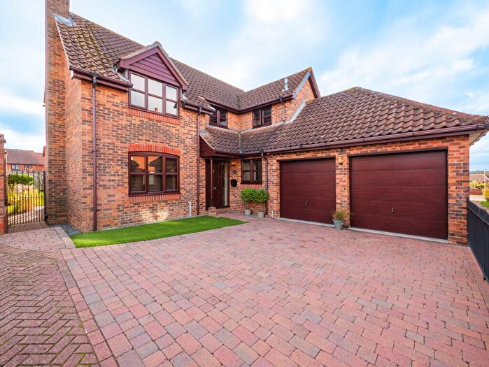 4 Bedroom Detached House For Sale In Gladden Fields, South Woodham Ferrers, CM3