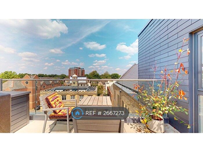 2 Bedroom Flat To Rent In Lion Court, Isleworth, TW7